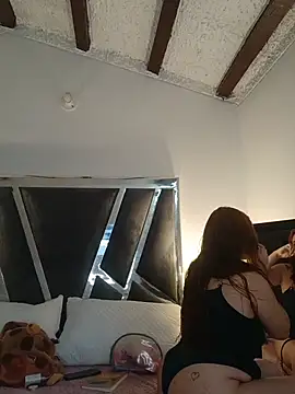 Snapshot of curvy_samantta chatting on 03-14-26, 07:19 curvy samantta online show from 03-14-26, 07:19