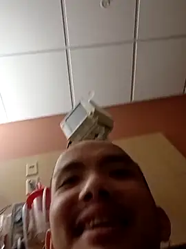 Snapshot of ken878997 chatting on 02-26-26, 12:09 ken878997 online show from 02-26-26, 12:09