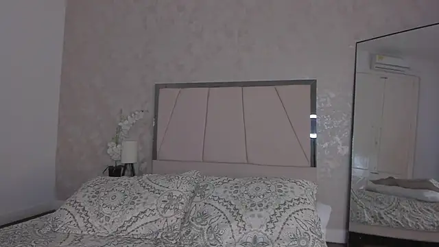 Arii wilde online show from 04-14-26, 12:22