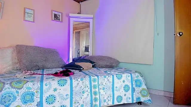 Exotic girl28 online show from 03-16-26, 01:37