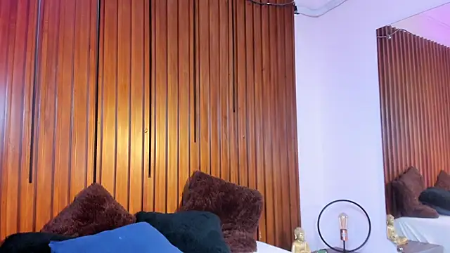 Snapshot of Laila-Miller chatting on 03-02-26, 07:15 Laila-Miller online show from 03-02-26, 07:15