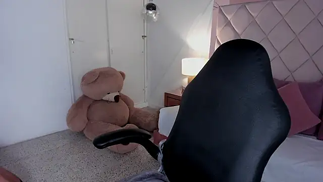 dulce lyraa1 online show from 03-19-26, 04:38