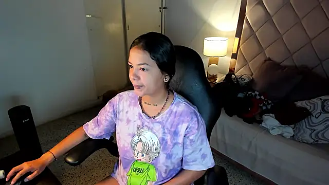 dulce lyraa1 online show from 06-24-26, 05:06
