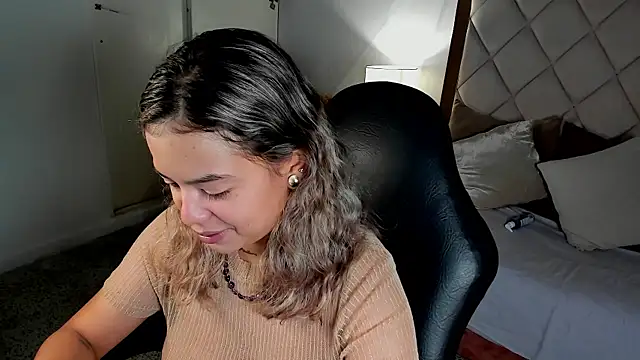 dulce lyraa1 online show from 07-09-26, 04:27