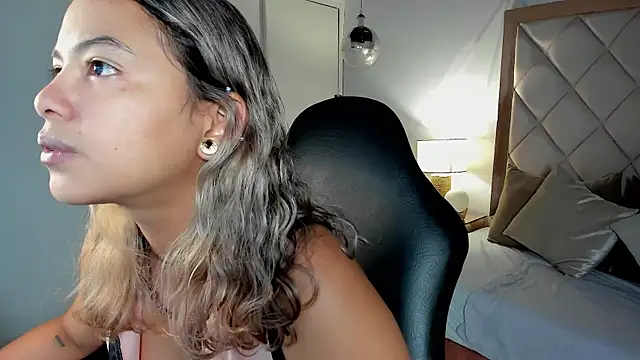 dulce lyraa1 online show from 07-11-26, 04:59
