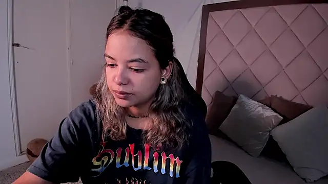 dulce lyraa1 online show from 07-13-26, 03:42