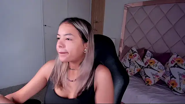 dulce lyraa1 online show from 07-17-26, 03:35