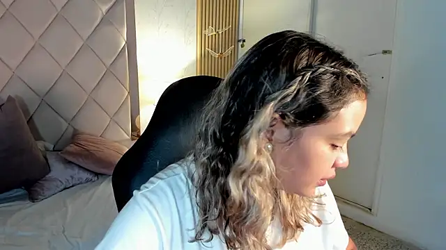 dulce lyraa1 online show from 07-28-26, 07:15