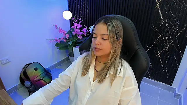 dulce lyraa1 online show from 08-01-26, 02:55