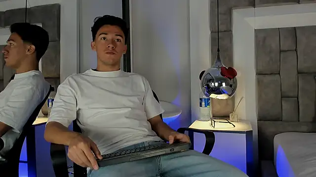 Austin Reedss online show from 03-04-26, 12:11