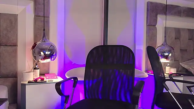 Austin Reedss online show from 04-24-26, 01:24