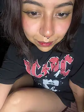 Snapshot of kiss-Me01 chatting on 05-26-26, 05:14 kiss-Me01 online show from 05-26-26, 05:14