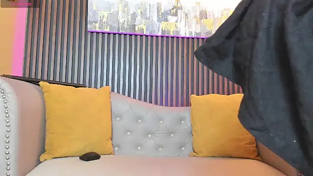 Elisasue online show from 04-30-26, 03:13