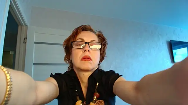 LioraWeiss online show from 04-29-26, 09:35