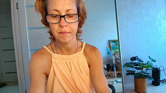 Snapshot of LioraWeiss chatting on 07-11-26, 09:01 LioraWeiss online show from 07-11-26, 09:01