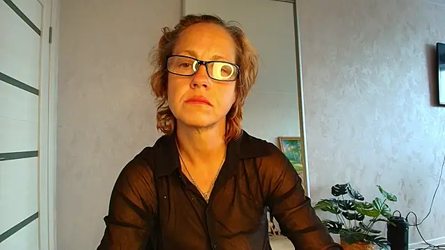 Snapshot of LioraWeiss chatting on 07-14-26, 12:22 LioraWeiss online show from 07-14-26, 12:22