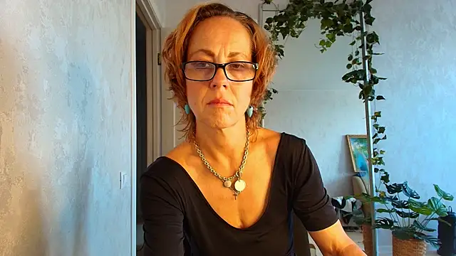 Snapshot of LioraWeiss chatting on 07-22-26, 08:17 LioraWeiss online show from 07-22-26, 08:17