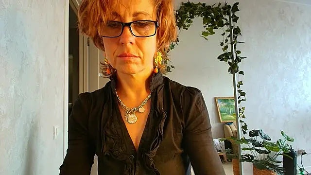 Snapshot of LioraWeiss chatting on 07-25-26, 06:22 LioraWeiss online show from 07-25-26, 06:22