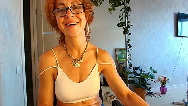 Snapshot of LioraWeiss chatting on 07-28-26, 02:13 LioraWeiss online show from 07-28-26, 02:13