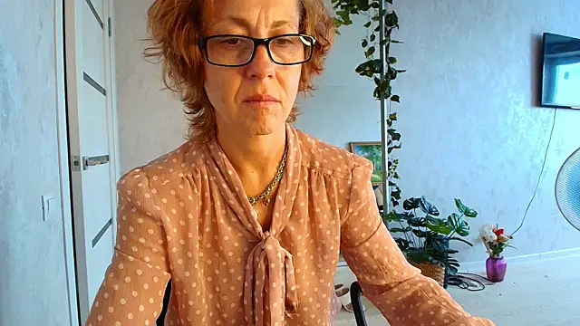 Snapshot of LioraWeiss chatting on 07-29-26, 07:28 LioraWeiss online show from 07-29-26, 07:28