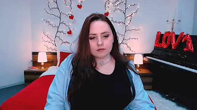 Snapshot of Hennessy_bunny chatting on 03-08-26, 02:26 Hennessy bunny online show from 03-08-26, 02:26