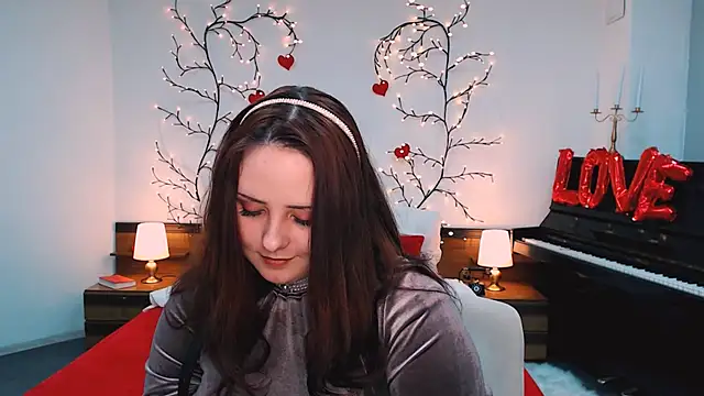 Snapshot of Hennessy_bunny chatting on 03-09-26, 08:24 Hennessy bunny online show from 03-09-26, 08:24