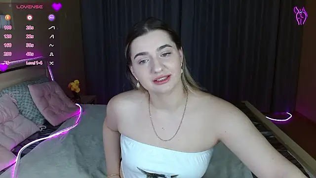 Snapshot of Smi1eF1ower chatting on 03-03-26, 10:37 Smi1eF1ower online show from 03-03-26, 10:37