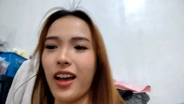 Snapshot of EllieCoconut001 chatting on 03-14-26, 06:41 EllieCoconut001 online show from 03-14-26, 06:41