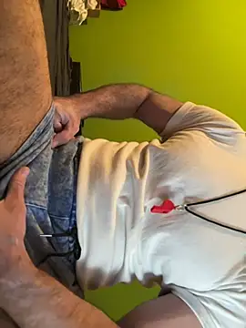 Snapshot of Coach_85 chatting on 03-06-26, 10:01 Coach 85 online show from 03-06-26, 10:01