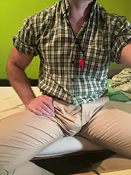 Snapshot of Coach_85 chatting on 06-23-26, 10:13 Coach 85 online show from 06-23-26, 10:13