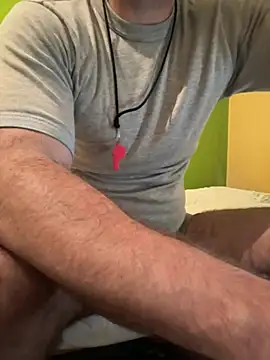 Snapshot of Coach_85 chatting on 06-25-26, 05:06 Coach 85 online show from 06-25-26, 05:06