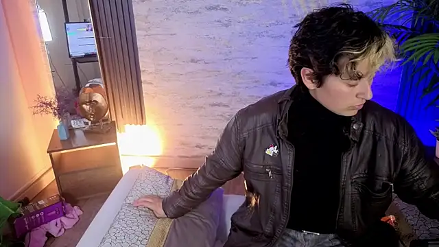 RedHood 1 online show from 03-12-26, 04:18