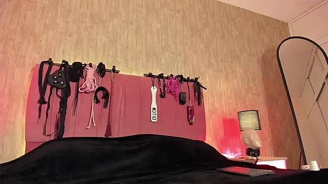 Snapshot of lilith_velvet_ chatting on 03-11-26, 12:33 lilith velvet online show from 03-11-26, 12:33