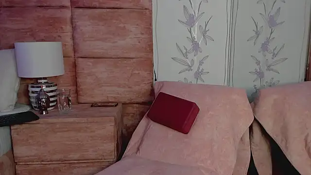 AtheneaVoss online show from 07-18-26, 10:46