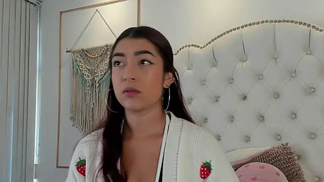 Sara funy online show from 06-02-26, 11:34