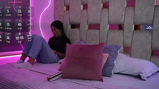 liasuaza online show from 03-12-26, 12:22