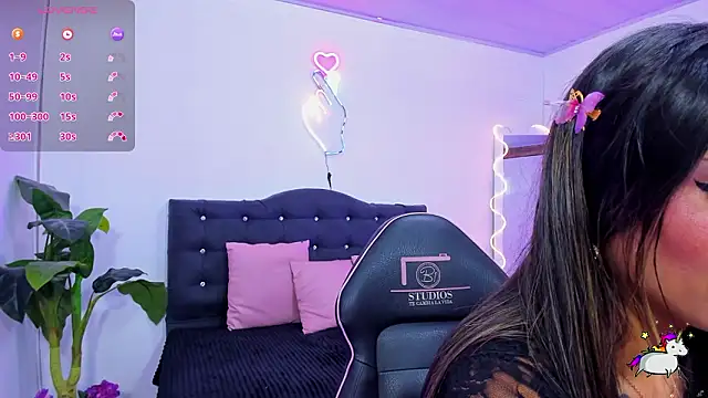 LINDSAY TAY online show from 03-17-26, 03:33