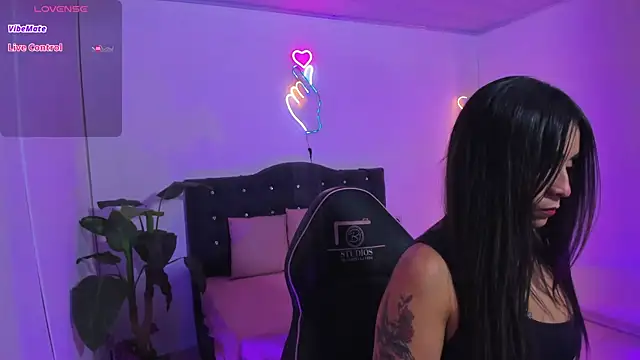 LINDSAY TAY online show from 04-24-26, 03:31