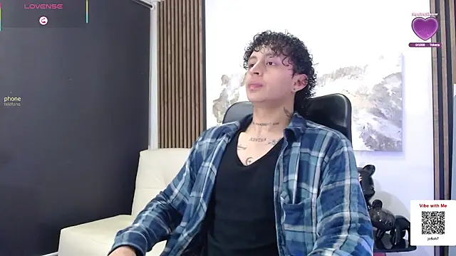 Snapshot of Jay_Taylor1_ chatting on 03-06-26, 02:52 Jay Taylor1 online show from 03-06-26, 02:52