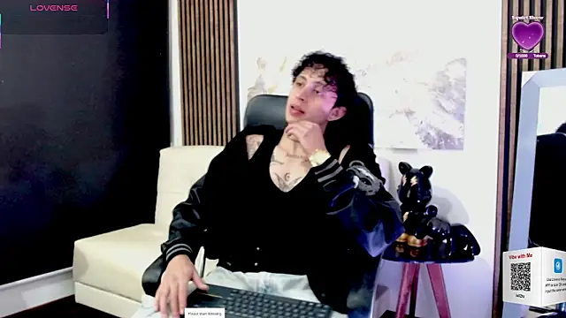 Snapshot of Jay_Taylor1_ chatting on 03-11-26, 02:50 Jay Taylor1 online show from 03-11-26, 02:50