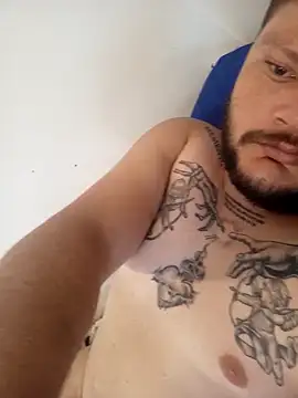 Snapshot of priscilaf chatting on 03-10-26, 11:48 priscilaf online show from 03-10-26, 11:48