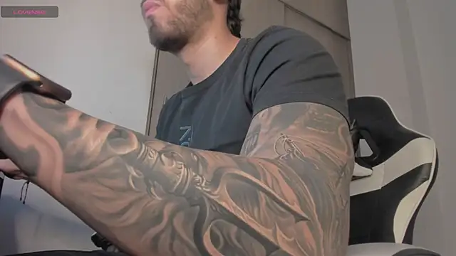 Axel  Blaze online show from 04-27-26, 01:53