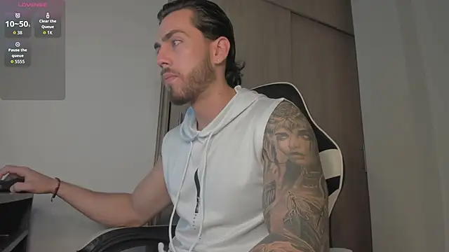 Snapshot of Axel__Blaze chatting on 05-02-26, 01:16 Axel Blaze online show from 05-02-26, 01:16