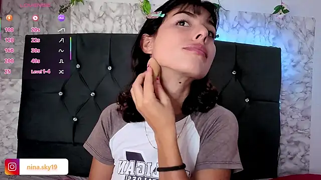 Snapshot of cutninasky chatting on 02-25-26, 07:45 cutninasky online show from 02-25-26, 07:45