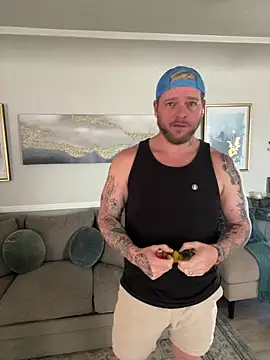 Snapshot of kingcali420 chatting on 03-11-26, 07:20 kingcali420 online show from 03-11-26, 07:20