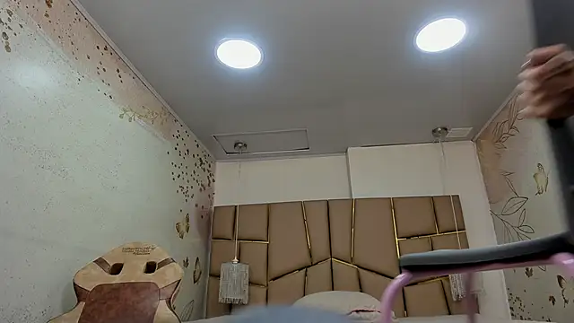 Snapshot of Meredith_Huntt chatting on 03-06-26, 11:39 Meredith Huntt online show from 03-06-26, 11:39