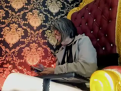 Hades Lyra online show from 04-29-26, 05:30