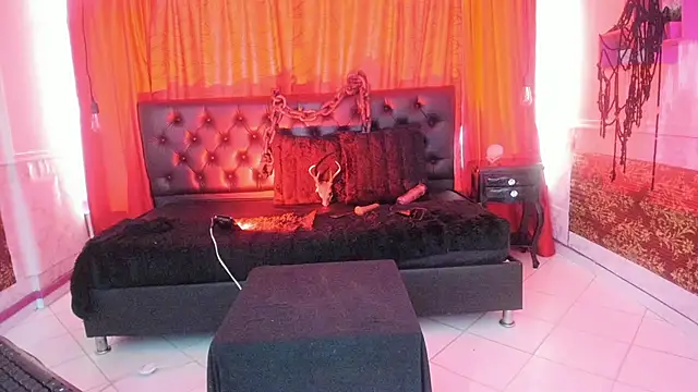 Lilith madame satan online show from 05-09-26, 06:46