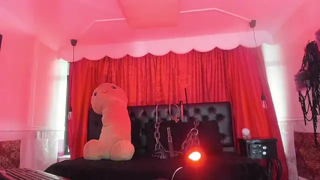 Lilith madame satan online show from 06-11-26, 04:16