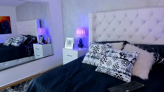 Snapshot of Ivi_jones_ chatting on 03-14-26, 07:30 Ivi jones online show from 03-14-26, 07:30